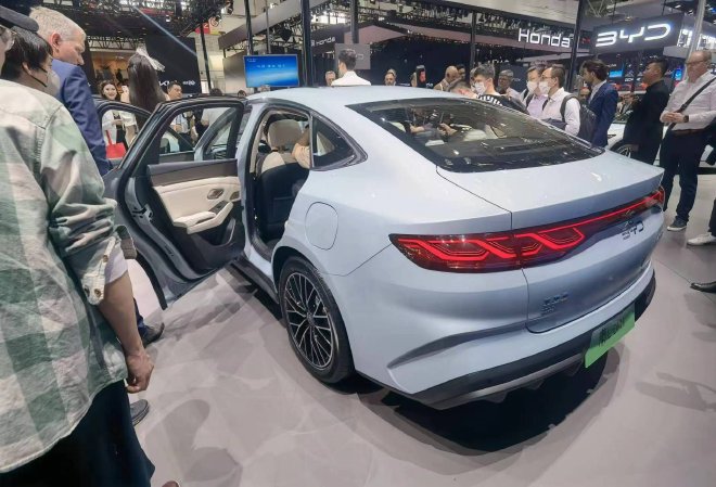 BYD Qin L DM-i: New Hybrid Sedan with Dragon Face Design Debuts at Beijing Auto Show 2024