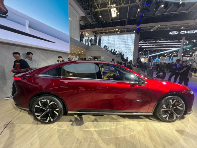 Changan Mazda Unveils Flagship Electric Sedan EZ-6 at Beijing Auto Show