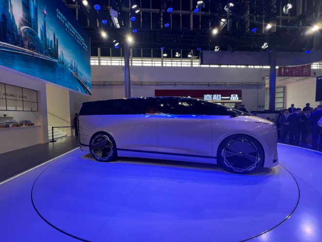 Discover the Luxurious Flagship MPV E08 Concept Car at Beijing Auto Show!