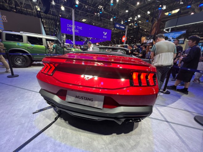 Ford Mustang Convertible Debuts in China with Sporty Design & Innovative Features