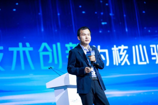 SAIC Roewe Unveils DMH Super Hybrid Technology at 2024 China Brand Day