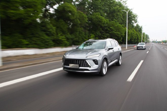 Review of the Stylish and Practical Buick Enclave Plus: A Benchmark for 200,000-Level SUVs