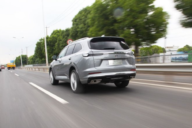 Review of the Stylish and Practical Buick Enclave Plus: A Benchmark for 200,000-Level SUVs