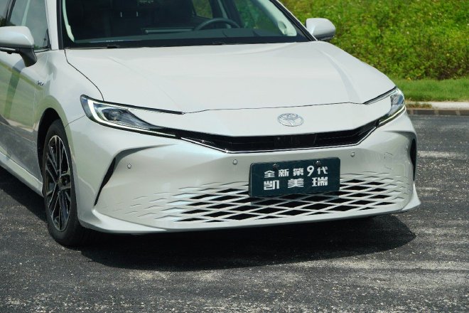 Discover the Power and Luxury of the New 9th Gen Camry 2.5L Intelligent Hybrid Model