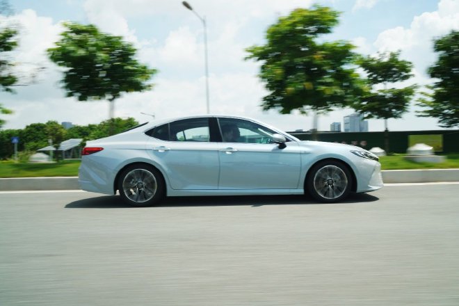 Discover the Power and Luxury of the New 9th Gen Camry 2.5L Intelligent Hybrid Model