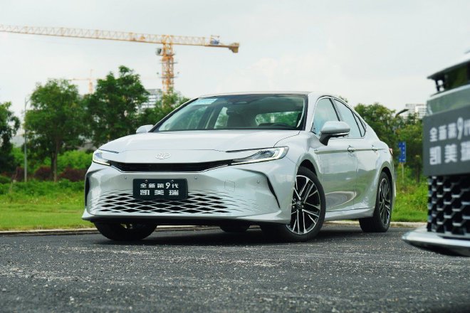 Discover the Power and Luxury of the New 9th Gen Camry 2.5L Intelligent Hybrid Model