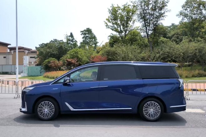 Buick GL8 Landzun PHEV: The Ultimate Luxury MPV for Business Travel in China