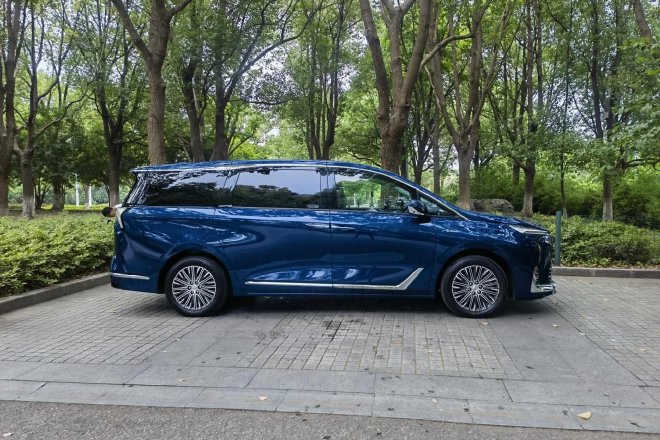 Buick GL8 Landzun PHEV: The Ultimate Luxury MPV for Business Travel in China