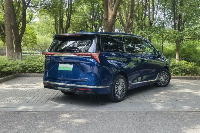 Buick GL8 Landzun PHEV: The Ultimate Luxury MPV for Business Travel in China