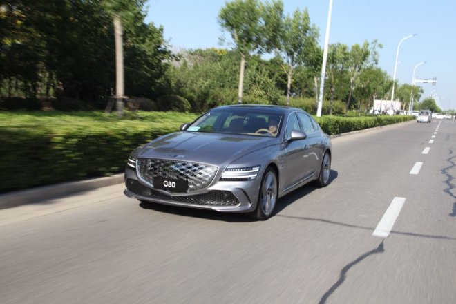 Experience Luxury: Genesis G80 vs. GV80 Coupe Test Drive Review