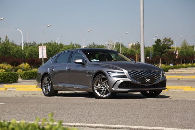 Experience Luxury: Genesis G80 vs. GV80 Coupe Test Drive Review