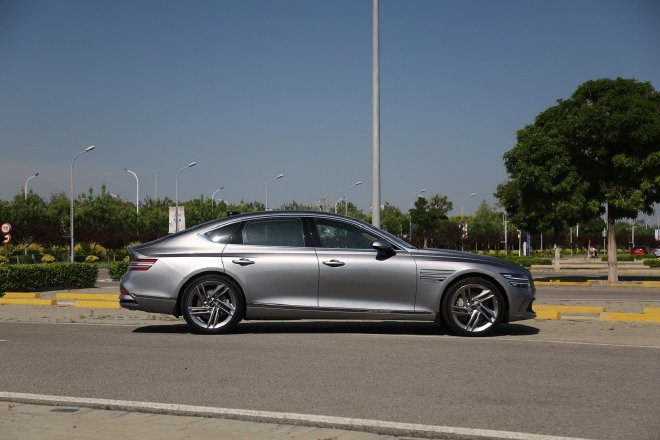 Experience Luxury: Genesis G80 vs. GV80 Coupe Test Drive Review