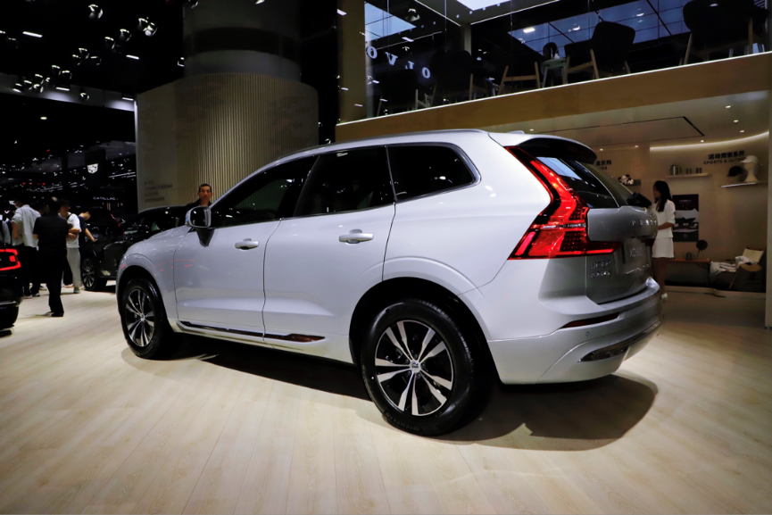 Top Home Car Models for Comfort, Safety, and Durability: Volvo XC60, Lincoln Navigator, GAC Trumpchi GS8