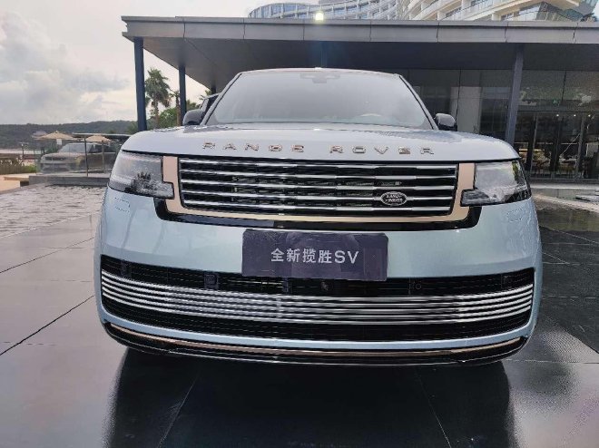 Experience the Ultimate Luxury with Range Rover Realm in Shenzhen