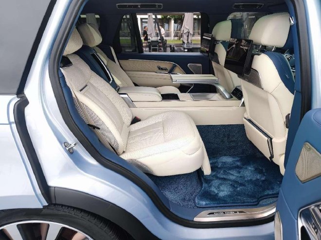 Experience the Ultimate Luxury with Range Rover Realm in Shenzhen