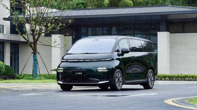 Experience Luxury and Innovation with LEVC L380: A High-End Electric MPV for Today's Discerning Drivers