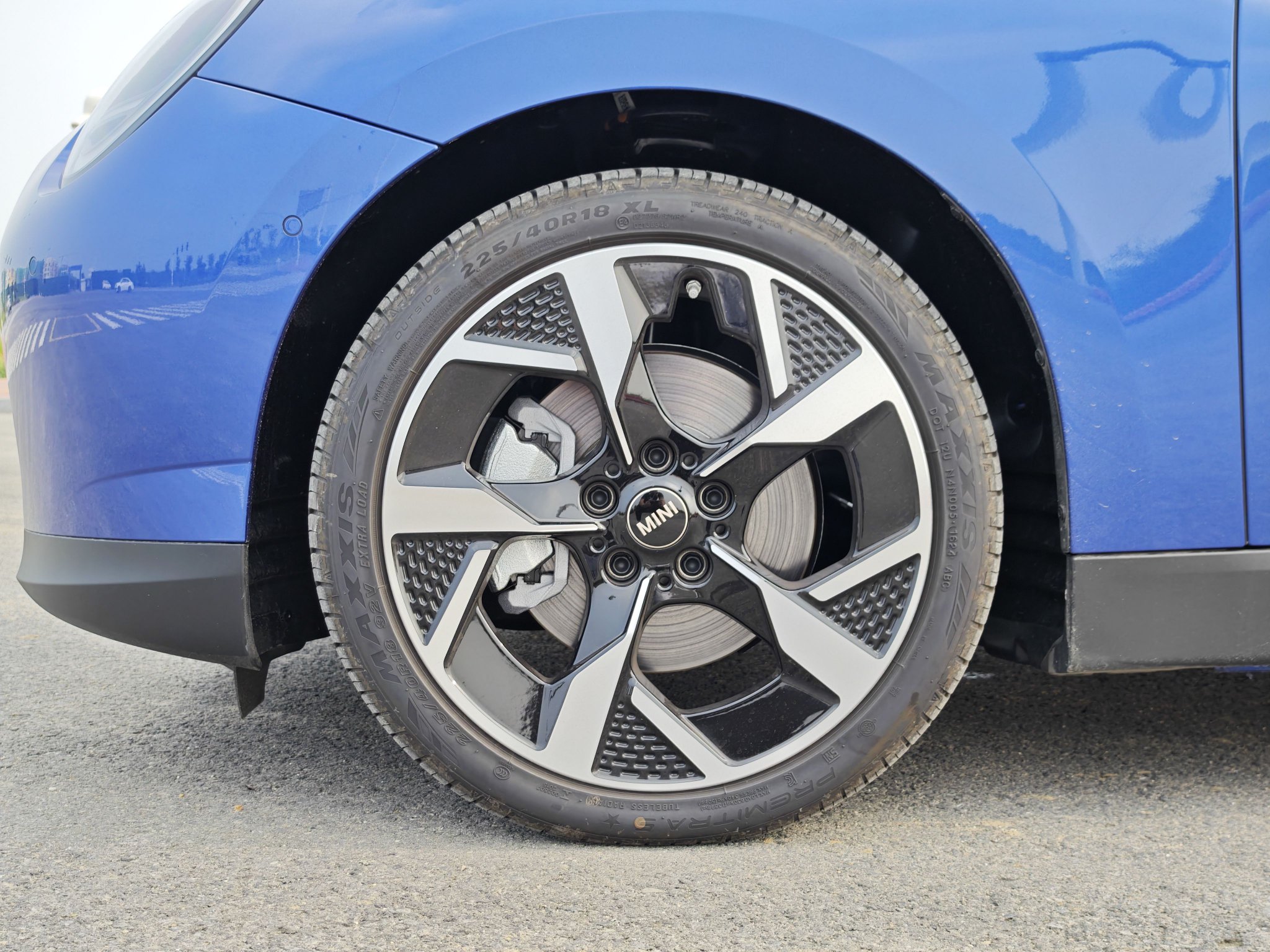 Introducing the All-New MINI COOPER Electric Family: Classic Design, Innovative Features & Limited Edition Models!