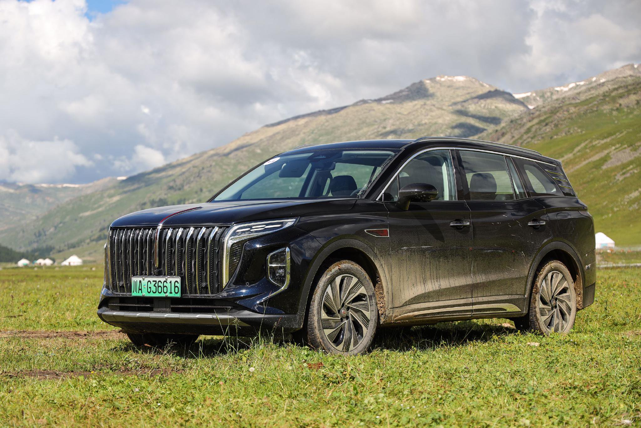 Discover the Luxurious Hongqi HS7 PHEV: Pre-Sale Price, Design, and Features