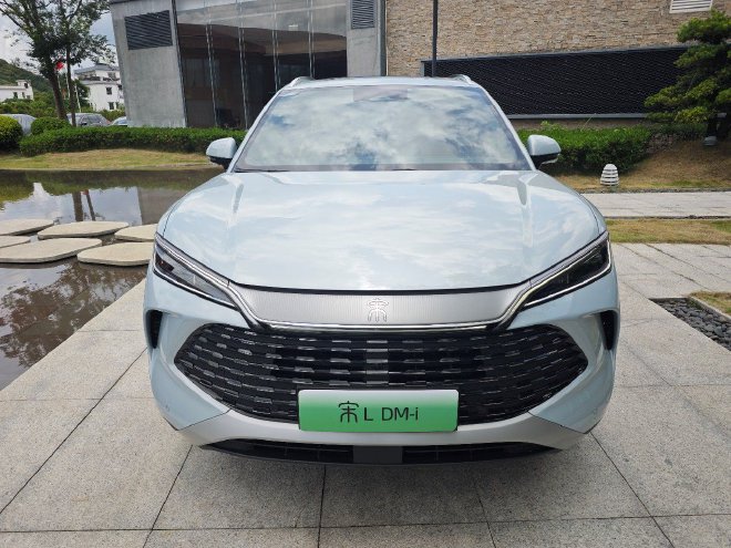 BYD Song L DM-i: A Stylish Hybrid SUV with Impressive Design & Features!