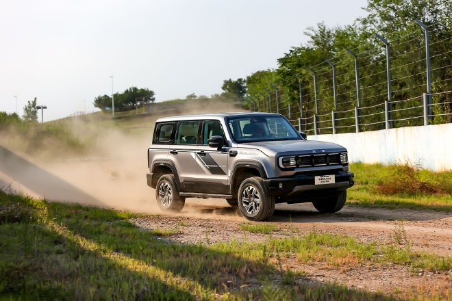 Beijing Auto Unveils All-New BJ40 Knife Hero & Ring Tower: Live Off-Road Event & Champion Editions!