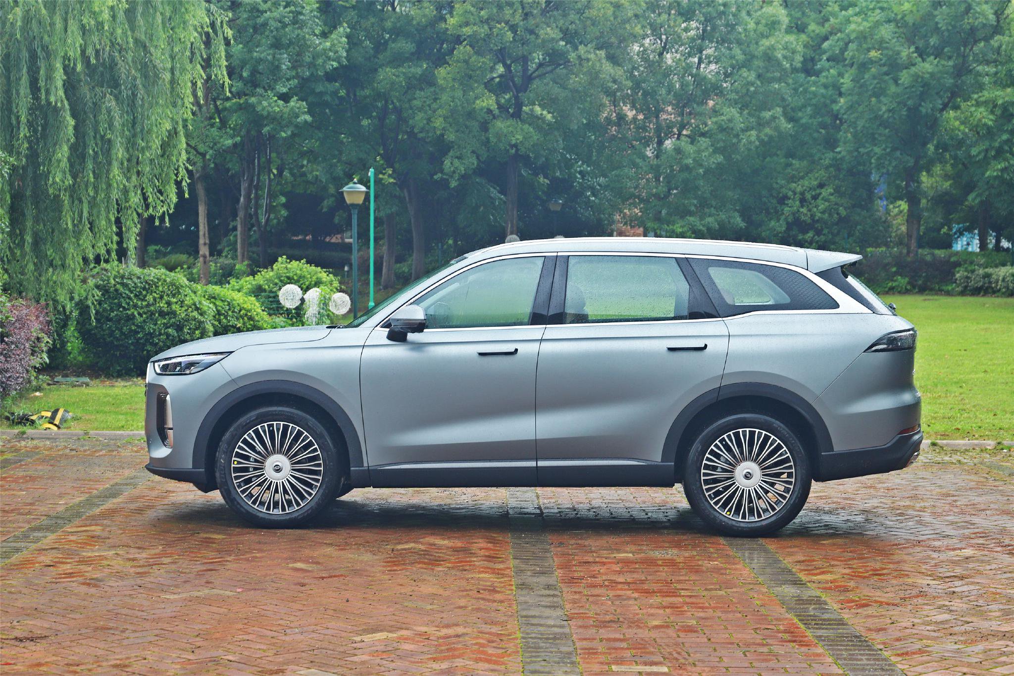 Chery Tiggo 8L Pre-Sale: Features, Pricing & Launch Details Revealed!