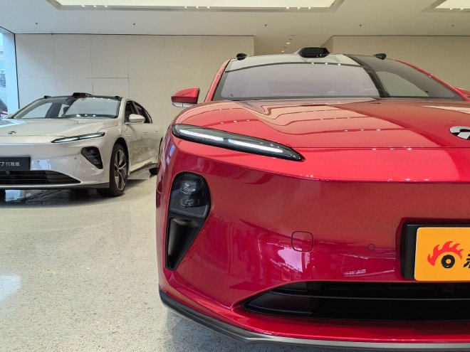 Discover NIO's Stunning Mars Red: A Bold Statement for the ET5 and More!