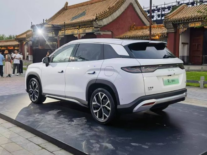 BYD Unveils Song L DM-i & Song PLUS DM-i: Next-Gen Hybrid SUVs Launch