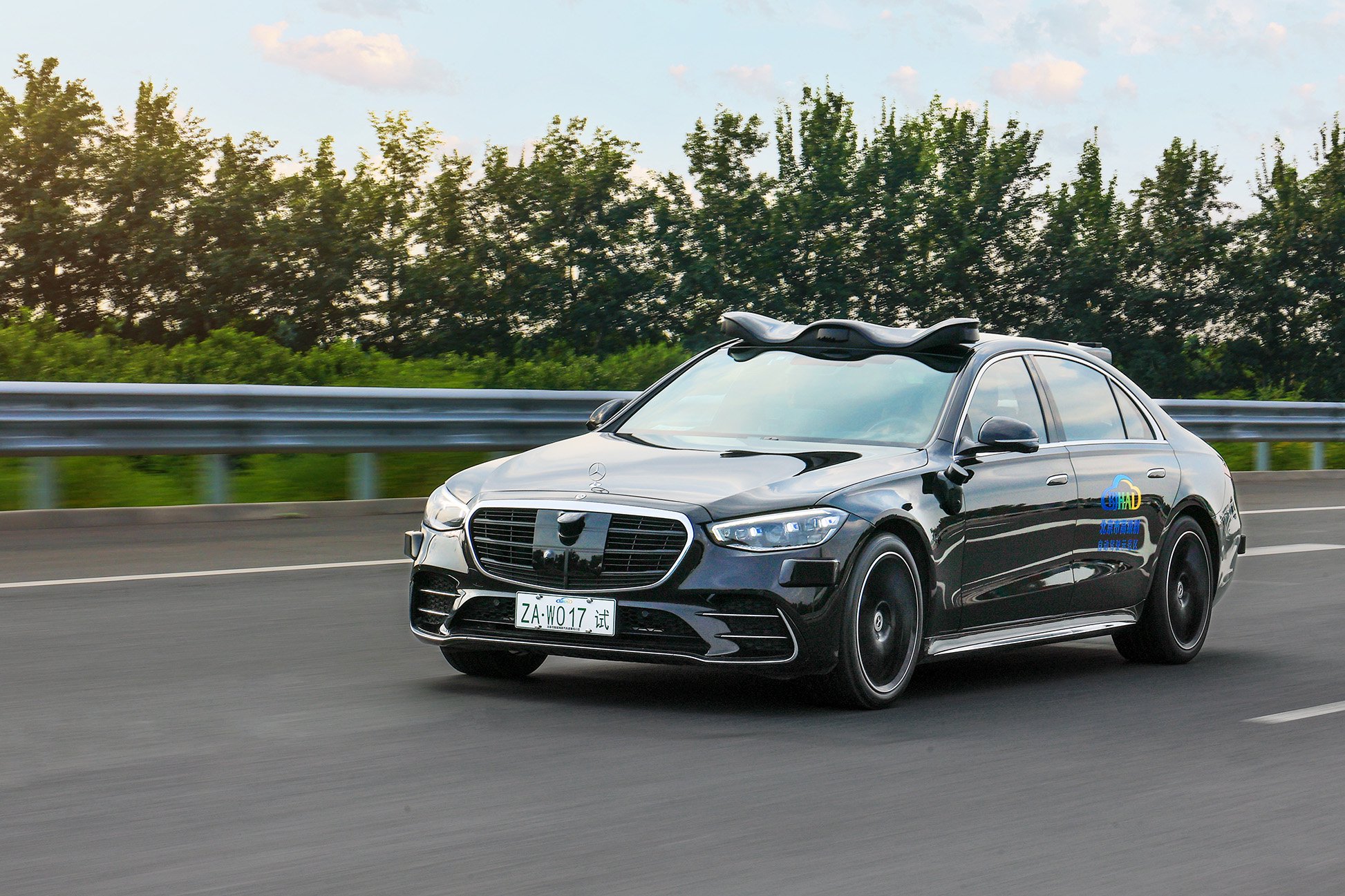 Mercedes-Benz Leads in L4 Autonomous Driving Tests in Beijing