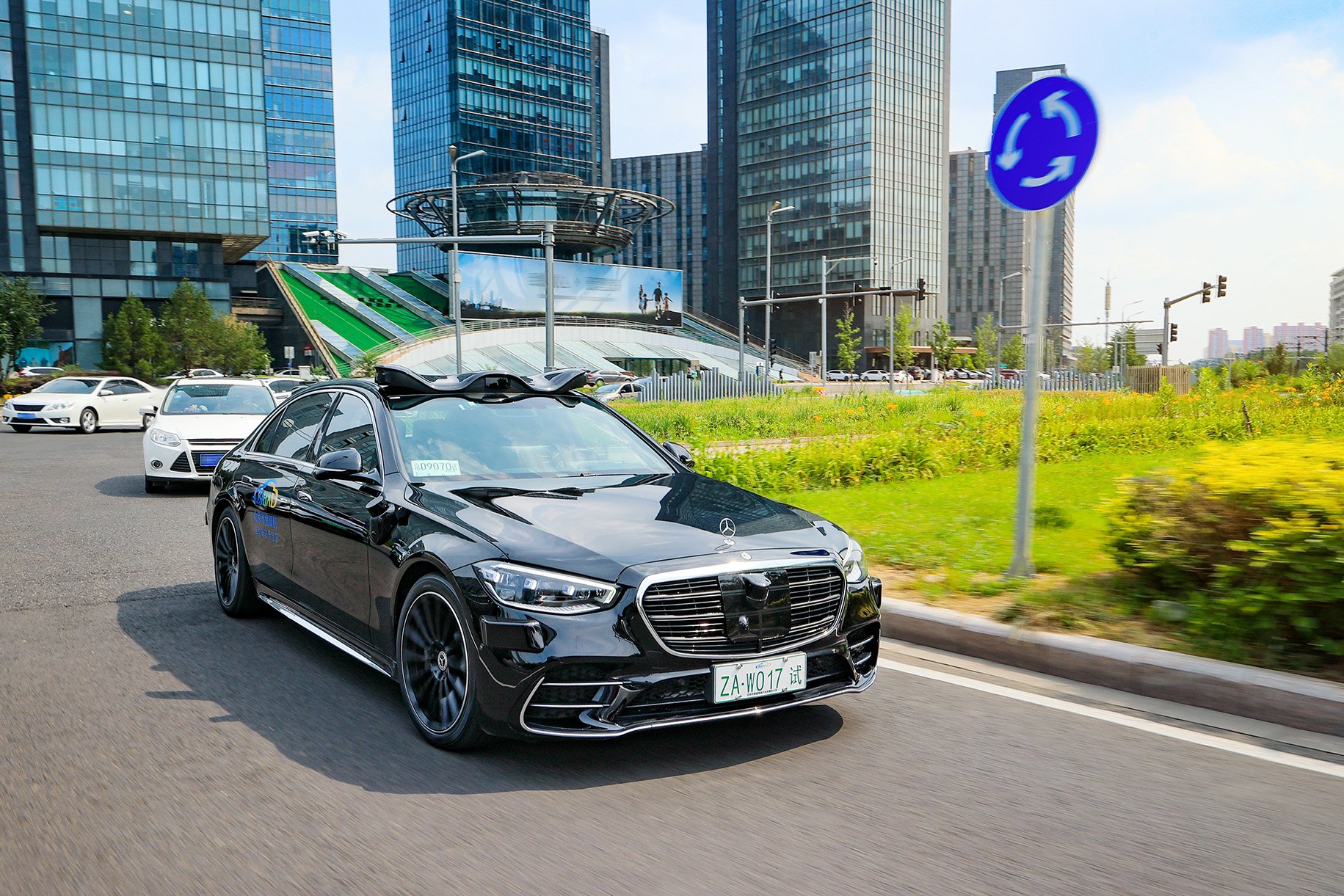 Mercedes-Benz Leads in L4 Autonomous Driving Tests in Beijing