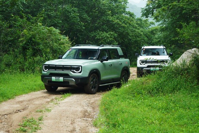 Explore the Beijing BJ30: The Ultimate Hybrid for Your Family Road Trip