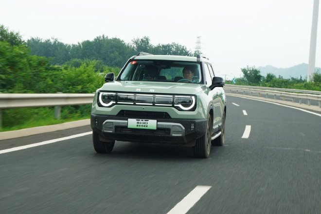 Explore the Beijing BJ30: The Ultimate Hybrid for Your Family Road Trip