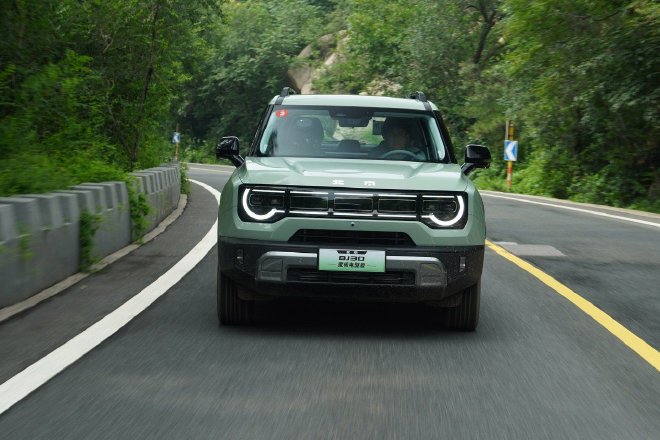 Explore the Beijing BJ30: The Ultimate Hybrid for Your Family Road Trip