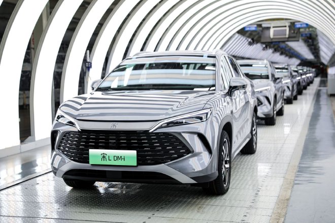 BYD Song L DM-i: 10,000 Sales in One Week at Zhengzhou Super Factory Launch