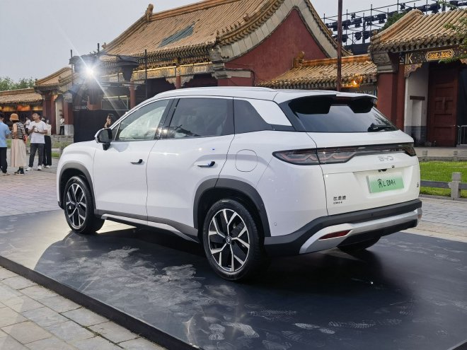 BYD Launches Game-Changing Song L DM-i: A New Era for Mid-Size SUVs