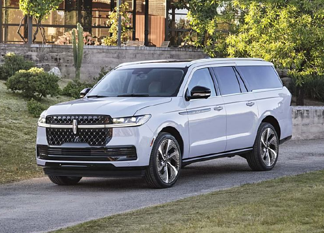 2024 Lincoln Navigator Debuts at Pebble Beach: A Mid-Cycle Refresh