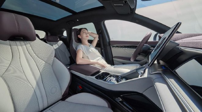 Discover the 2025 Song PLUS EV: Stylish, Smart, and Affordable!