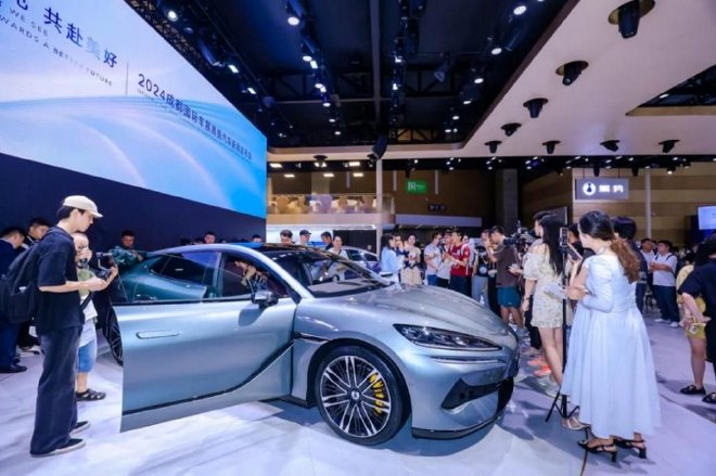 Chengdu Auto Show Highlights: Tengshi & Denza Unveil Innovative EVs