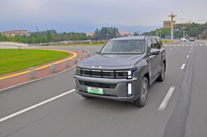 Beijing BJ60 Thunder: The Ultimate Family SUV for City & Off-Road Adventures