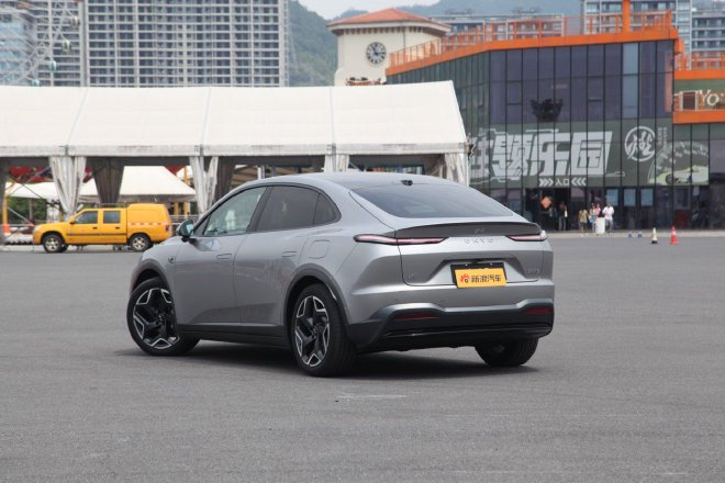 Discover the LeDao L60: A Stylish, Tech-Driven Electric SUV Experience