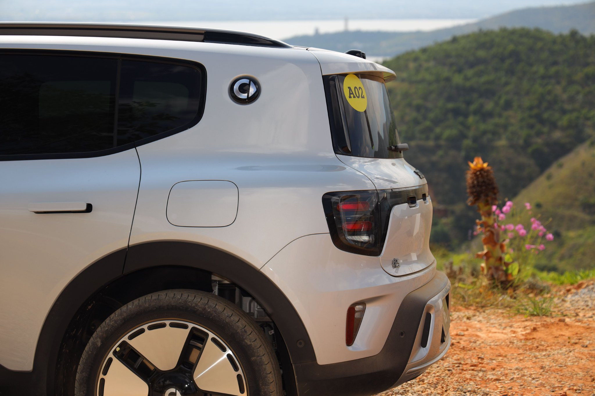 Discover the Smart #5: Luxury Mid-Size SUV for Urban & Outdoor Adventures