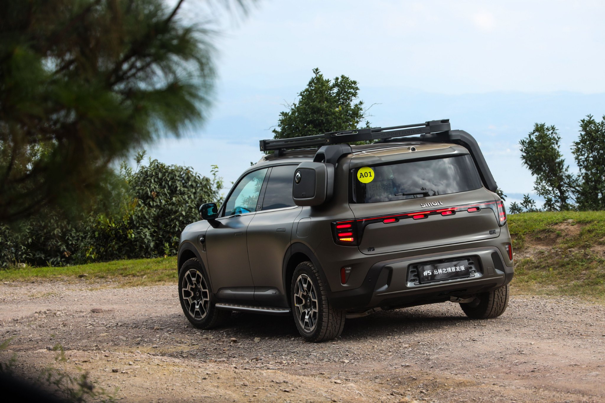 Discover the Smart #5: Luxury Mid-Size SUV for Urban & Outdoor Adventures