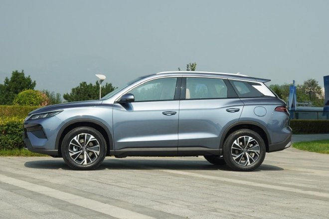 Discover BYD's New Song Pro DM-i: Stylish, Efficient, and Affordable SUV