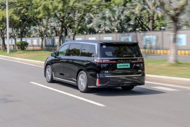 Discover the All-New Lantu Dreamer: Luxury MPV Redefining Family Travel