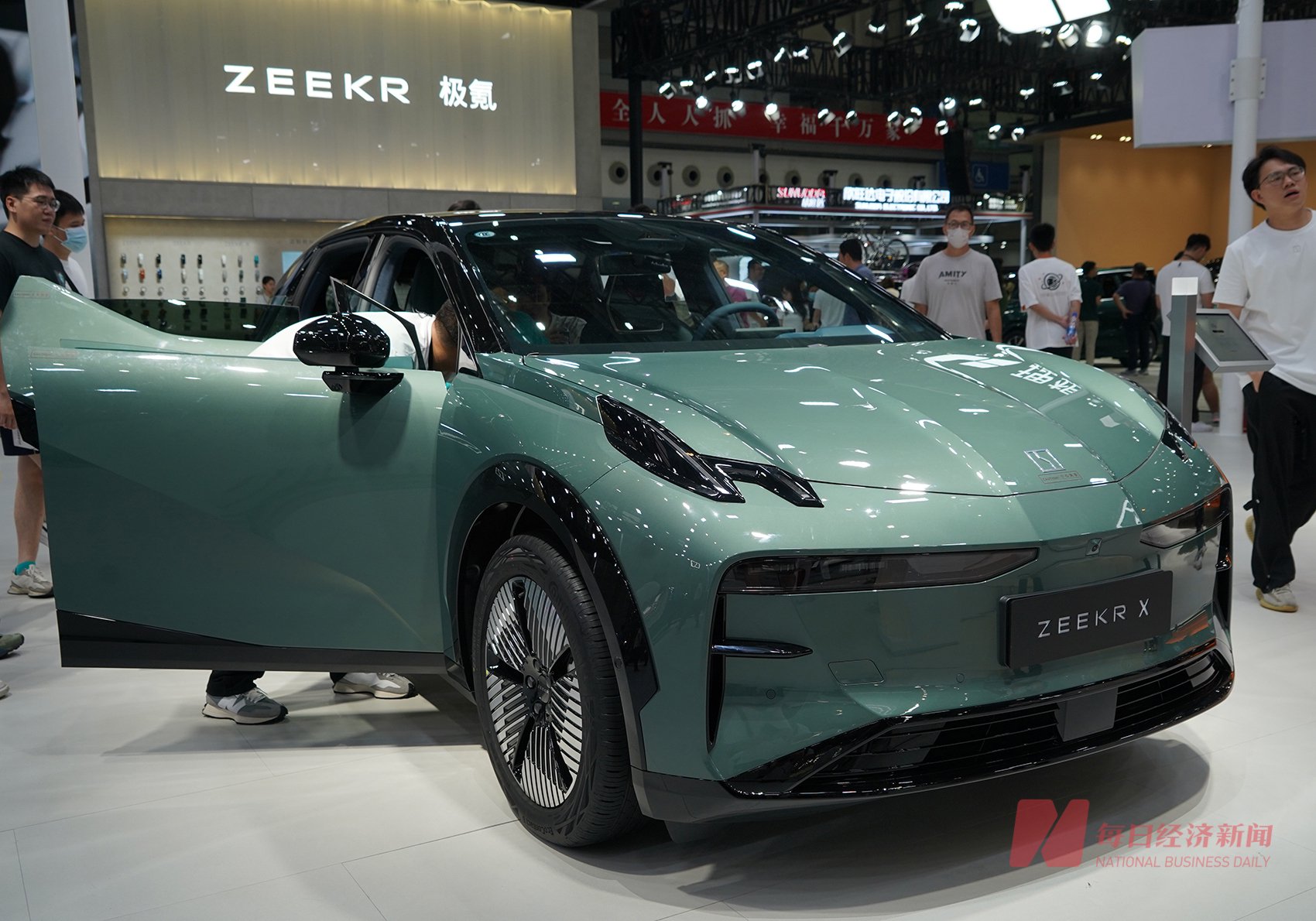 Zeekr 7X Launch: Redefining Electric SUVs to Compete with Tesla Model Y