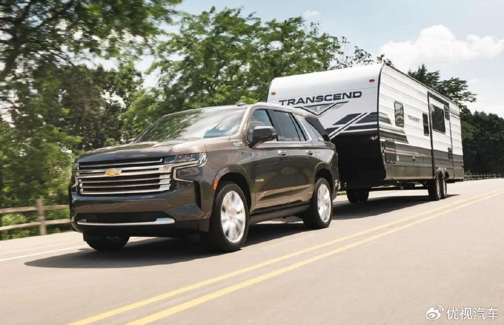 Chevrolet Tahoe vs. Lincoln Navigator: Affordable Luxury SUV Showdown