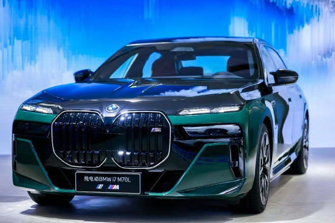 BMW's Hydrogen Innovation Wins Global Award at 2024 New Energy Vehicle Conference