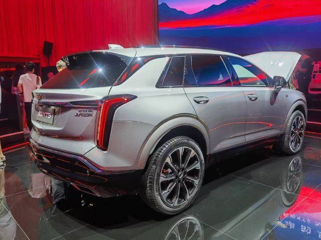 Discover the 2024 Cadillac XT5: Bold Design & Advanced Features Unveiled