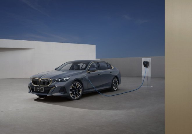 BMW Group Electrifies China: 400K EVs, New Models & Digital Innovations