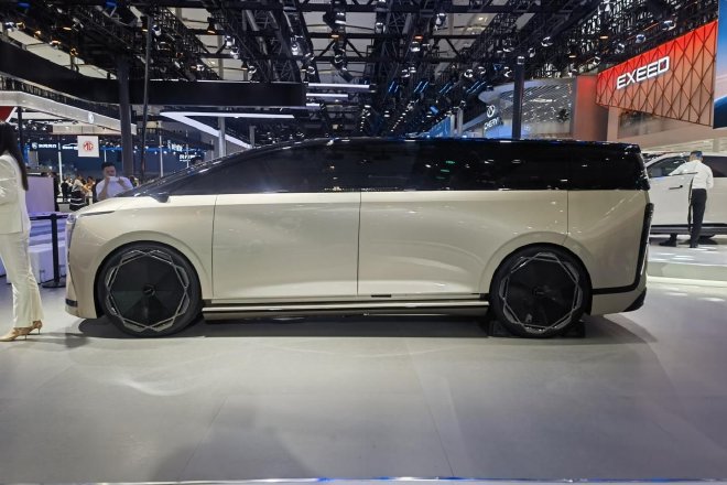 Unveiling the Xingtu Xingjiyuan E08: A Futuristic MPV at Guangzhou 2024