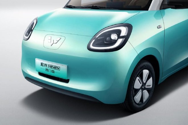 Meet the New Wuling Hongguang MINIEV: Stylish Four-Door Electric Car